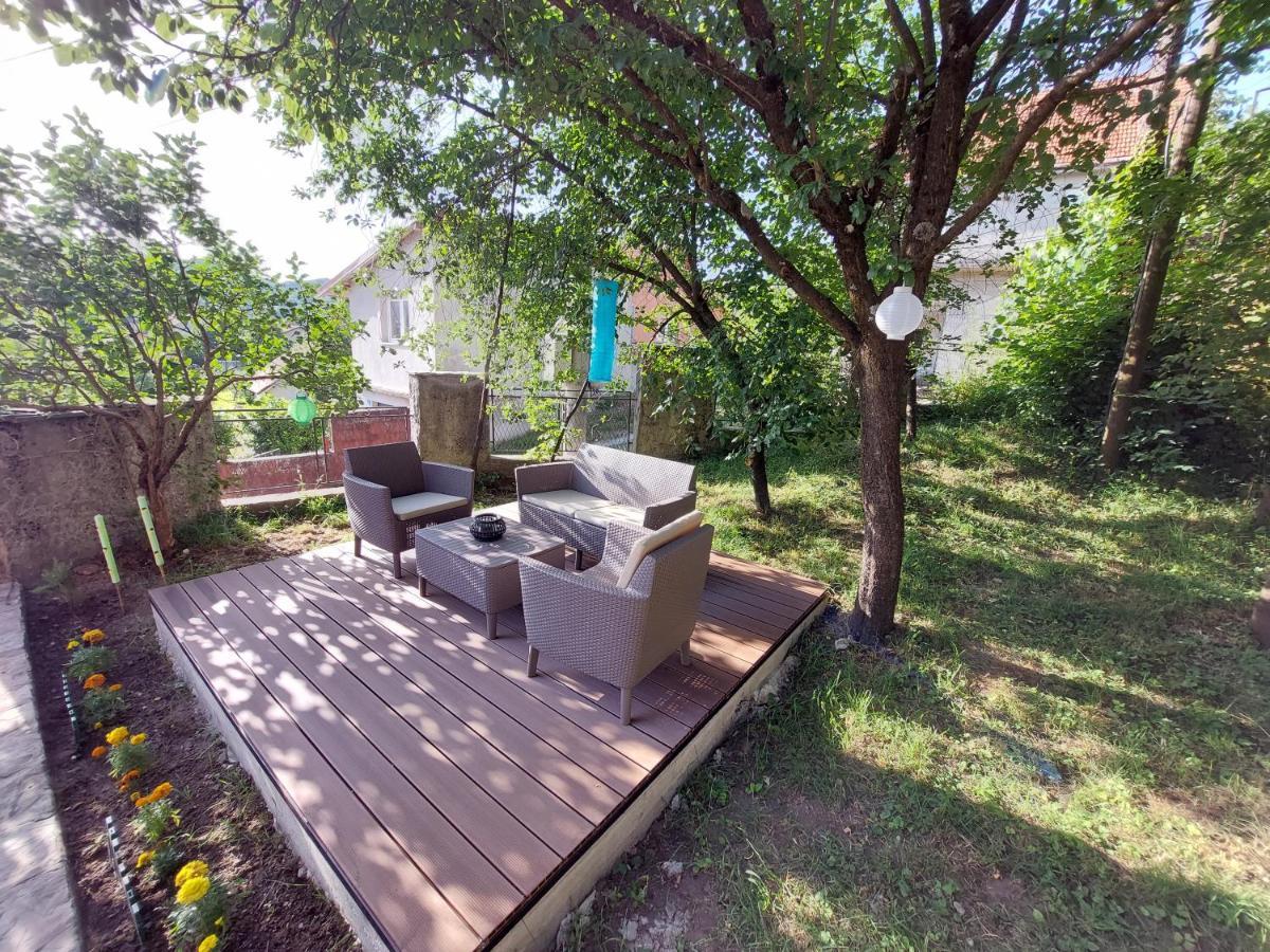 Holiday Home Milanovic Cetinje Exteriör bild