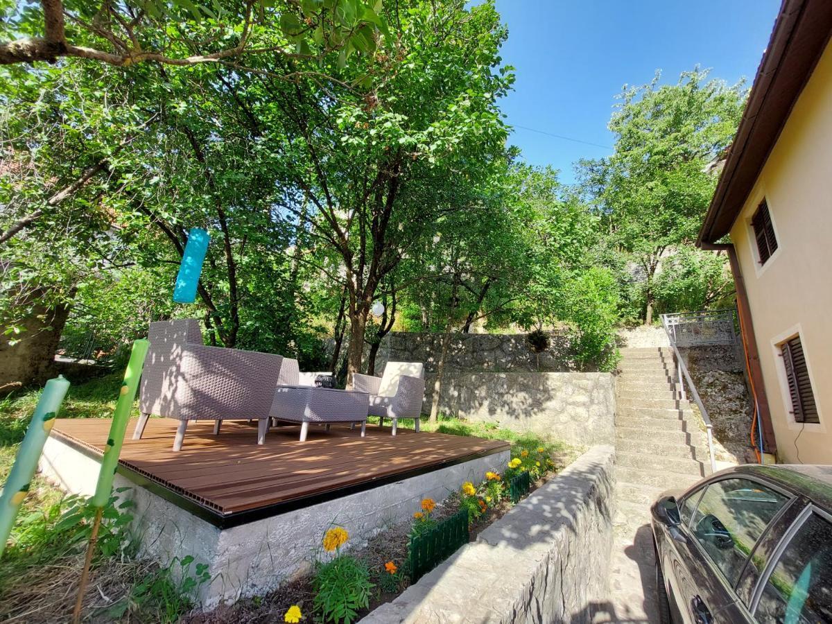 Holiday Home Milanovic Cetinje Exteriör bild